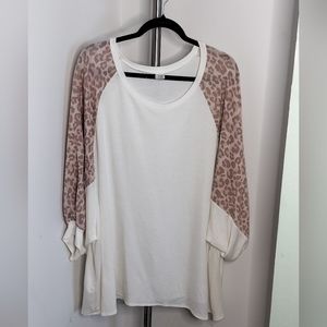 Never worn plus size mid sleeve top